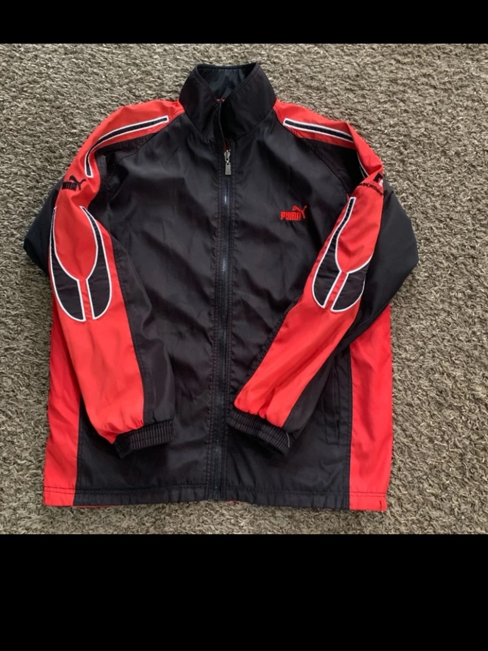 Vintage
Puma
Track jacket
Red and black
2XL
Full zip